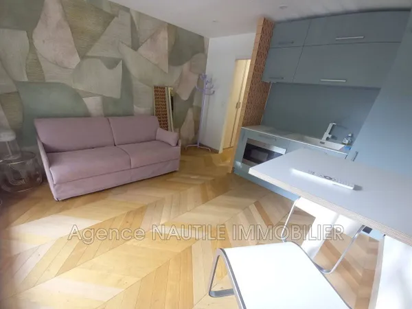 Studio 1 pièce 17 m² 