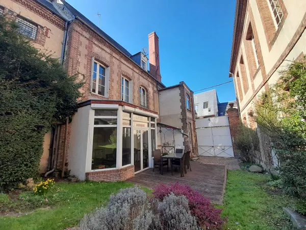 Maison 9 pièces 245 m² 