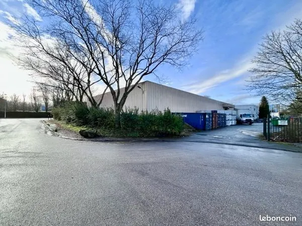 Local commercial 2500 m² 