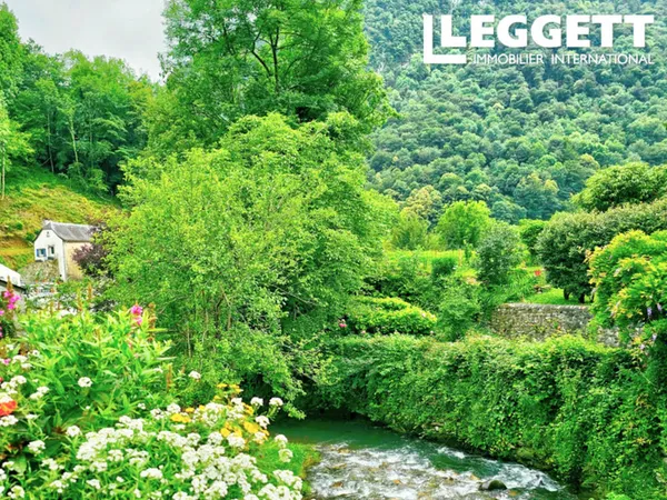 CHARMANT COTTAGE EN BORD DE RIVIÈRE + CABANE D'ÉTÉ + SPA + JOLIE VUE SUR LA MONTAGNE + IDÉALE 