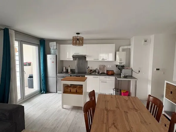 Appartement T3 meublé avec grande terrasse - Vaulx-en-Velin Village 