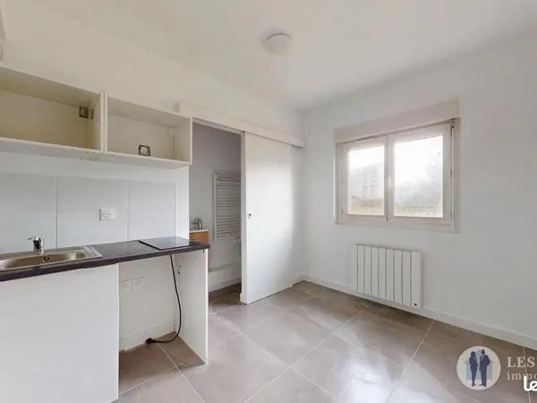 Studio 1 pièce 11 m² 