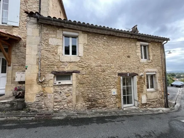 Maison de bourg de 3 pièces principales 