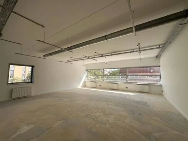 Local d'activité 1108 m² 