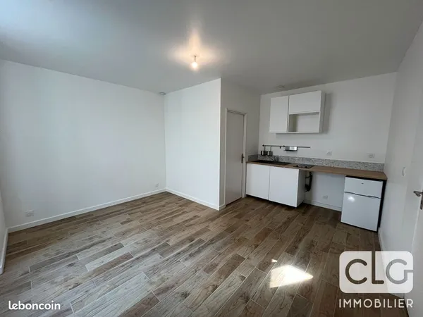 Studio 1 pièce 20 m² 