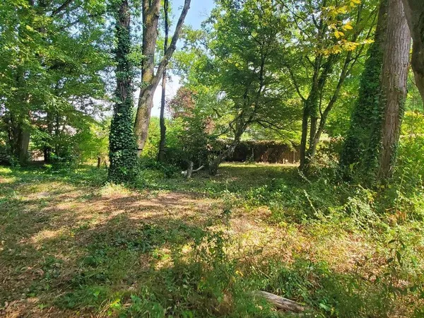 Terrain constructible 855 m² 
