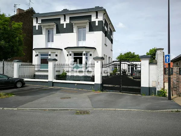 Maison/Villa à vendre 319800 € 