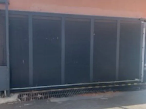 Garage fermé 13,5 m² avec portail sécurisé - 120 /mois 