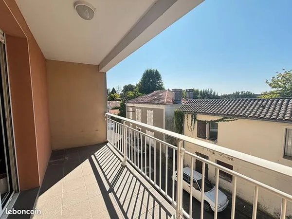 Studio 1 pièce 28 m² 