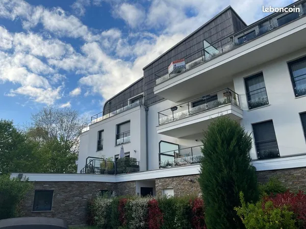 Studio meublé avec terrasse 