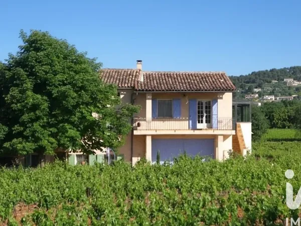 Maison 9 pièces 270 m² 