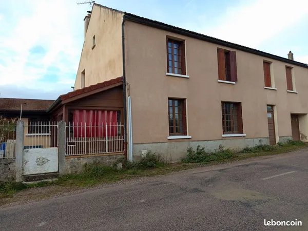 Maison de 141m2 avec atelier et deux jardins 