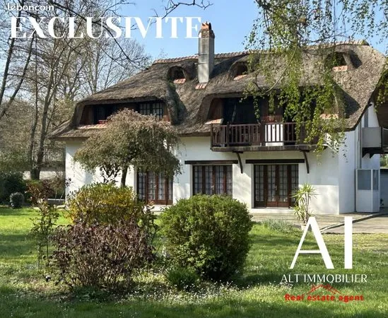 Maison 7 pièces 213 m² 