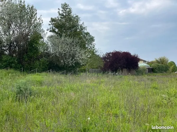 Terrain 1 510 m² Charnay Les Macon 