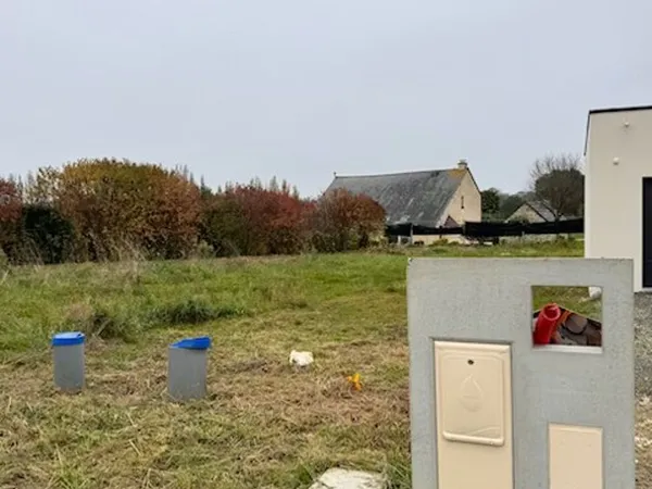 Terrain viabilisé disponible de 515M2 