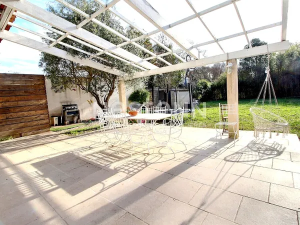Saint Victoret- Bas de villa 4 pièces 70 m2 avec jardin de 617 m² 