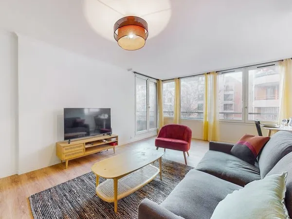 Colocation à Champs-sur-Marne : Appartement de 10m