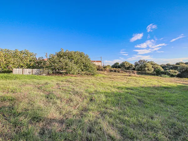 Terrain 1080 m² 