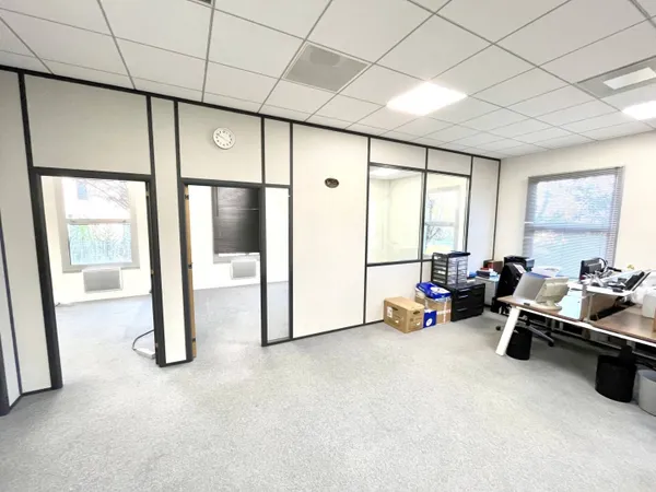 Bureau Location Saint-Germain-en-Laye   3888€