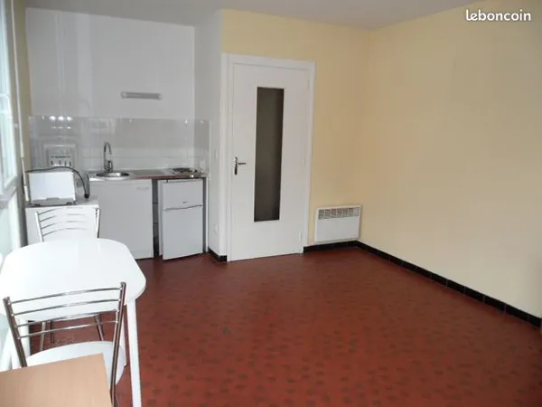 Studio 1 pièce 25 m² 