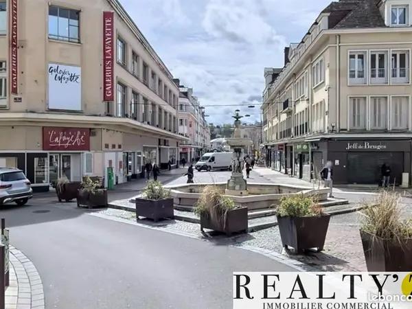 Local commercial 210 m² 