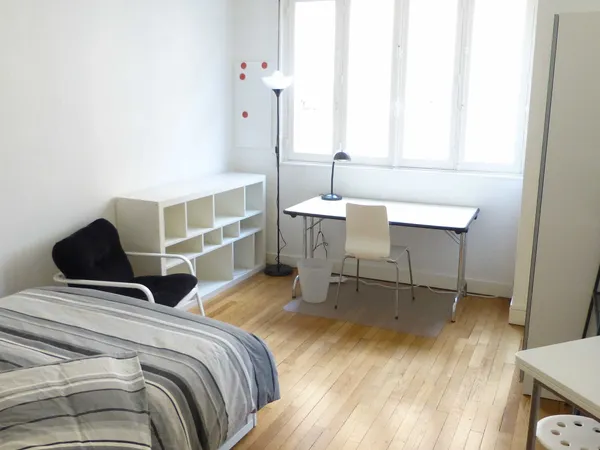 Loue logement meublé pour personne calme et sérieuse 