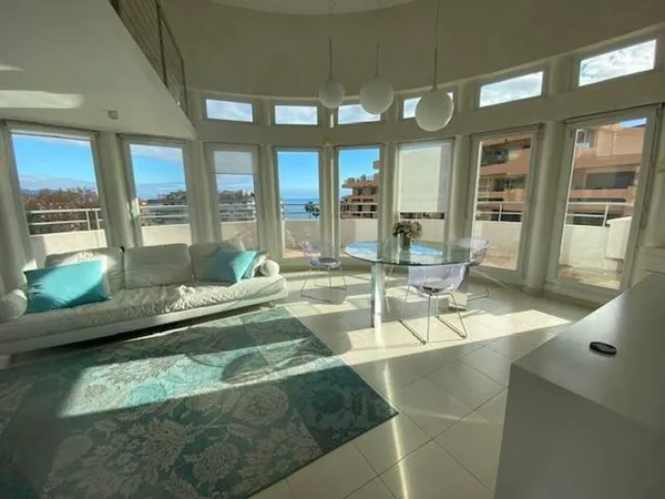 Penthouse 4 pièces 111 m² 