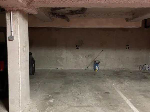 Place de parking sécurisée 