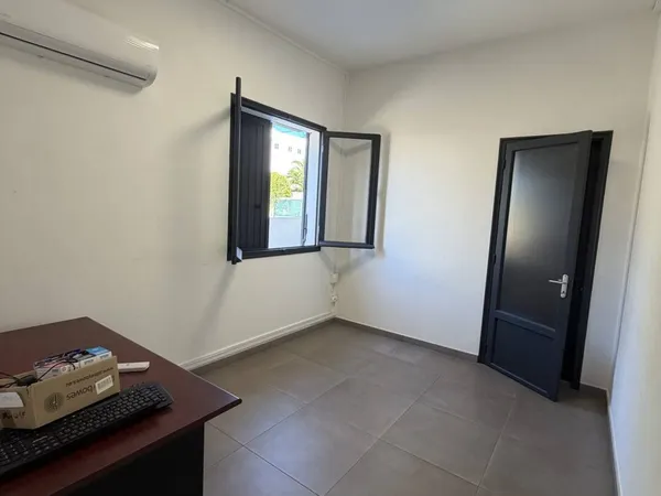 Bureau Location Saint-Pierre   4000€