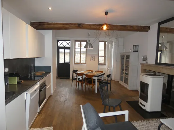 Pommard, maison de village de type 2 meublée 