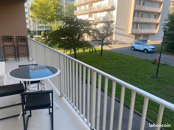 Dans parc avec parking,T4 96m2 +terrasse 
