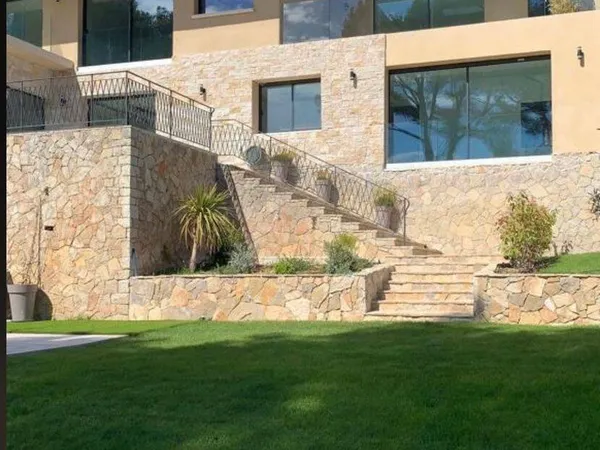 Maison 10 pièces 390 m² 