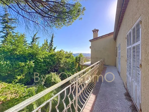 Saint Paul de Vence , vue panoramique , calme, possibilité pisci 