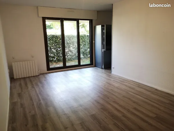 T2 meublé 47 m² + parking proche boulevards, bus et tram 