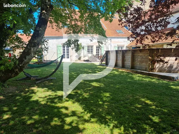 Propriété 7 pièces 238 m² 