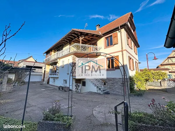 Propriété 7 pièces 238 m² 