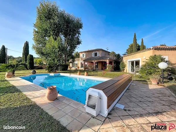Villa 8 pièces 184 m² 