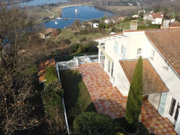 Maison de plain-pied 5 pièces 147 m² 