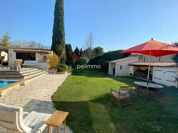 Maison 7 pièces 213 m² 