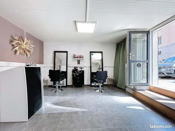 Local commercial 46 m² FAVERGES SEYTHENEX 