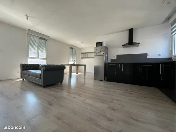 Loue appartement Hornoy le bourg 