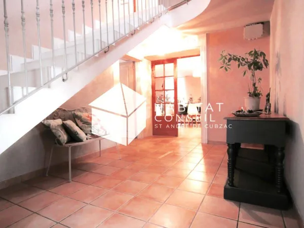 Maison 8 pièces 216 m² 