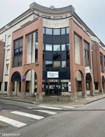 Local professionnel 585 m² 