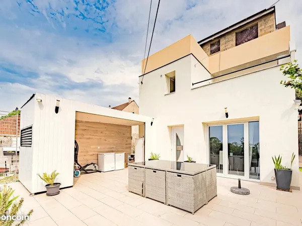 Maison 7 pièces 270 m² 