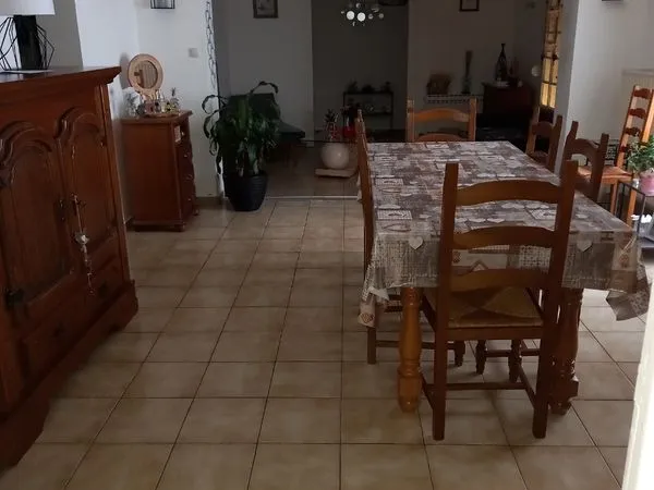 Maison à louer à Erre avec 3 chambres 