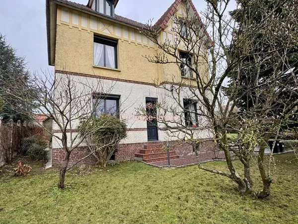 Propriété 6 pièces 151 m² 