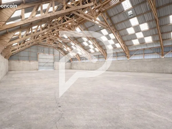Local industriel 230 m² 