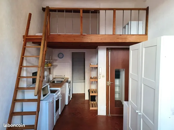 Aix centre studio meublé 23m² TBE 