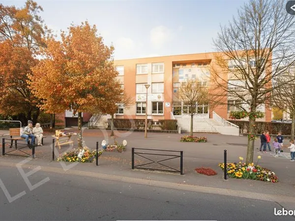 Bureaux 136 m² 
