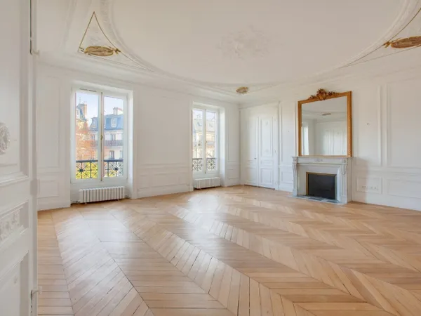 Porte St Martin, 5 pièces haussmannien, rénové, vue plein ciel 